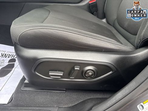 Used 2023 Jeep Grand Cherokee Laredo AWD/4WD image 15