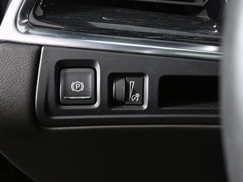 Used 2022 Cadillac XT5 Premium Luxury image 24