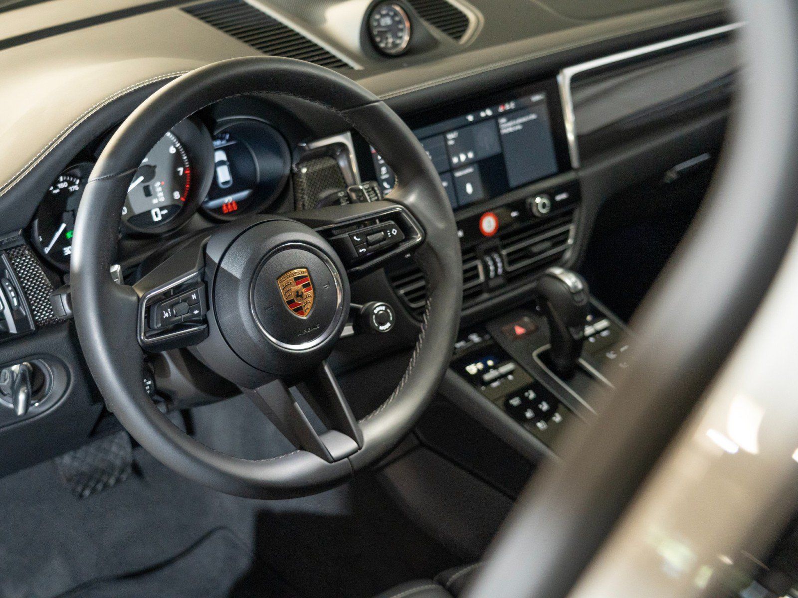 Used 2026 Porsche Macan S AWD/4WD image 15