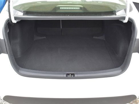 Used 2021 Toyota Corolla LE image 27