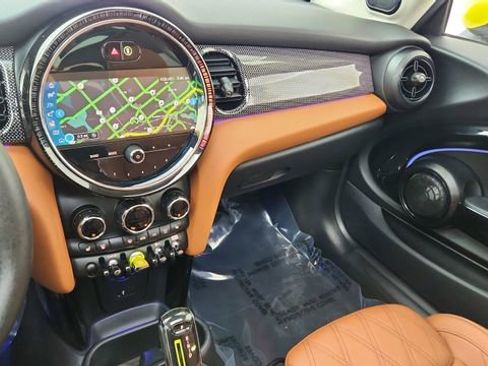 Used 2024 MINI Cooper SE w/ Signature Upholstery Package image 38