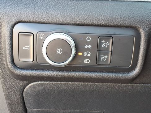 Certified 2022 Ford Explorer XLT w/ Equipment Group 202A AWD/4WD image 16
