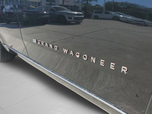Certified 2022 Jeep Grand Wagoneer Series III w/ Rear Seat Video Group 1 AWD/4WD image 28