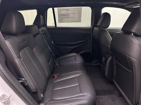 New 2026 Jeep Cherokee Overland image 15