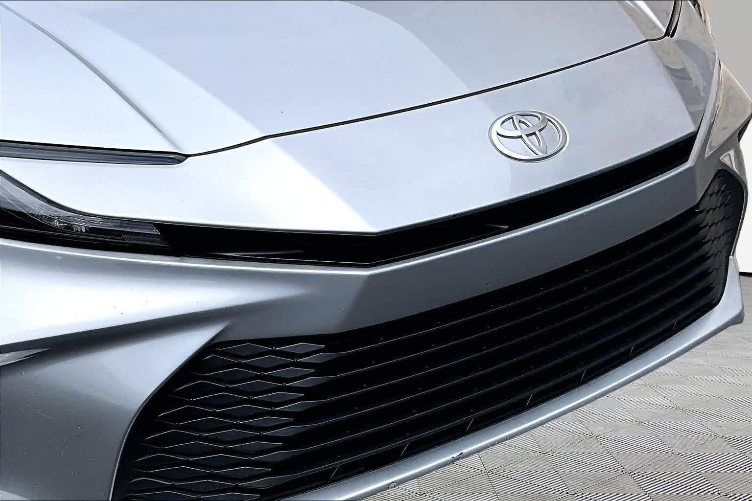Used 2025 Toyota Camry LE FWD image 30