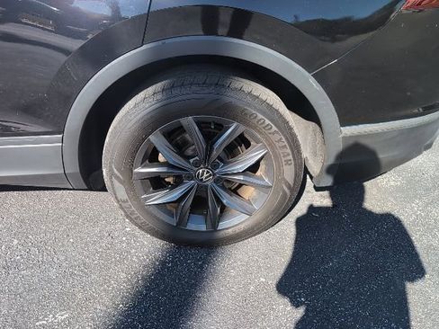 Used 2022 Volkswagen Tiguan SE image 7