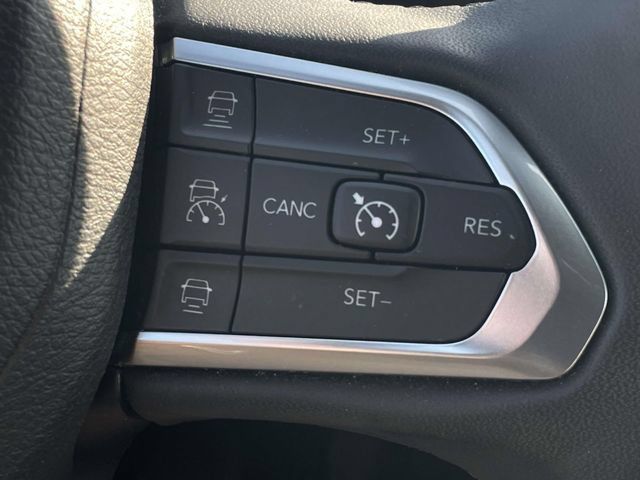 Used 2023 Jeep Compass Limited AWD/4WD image 23