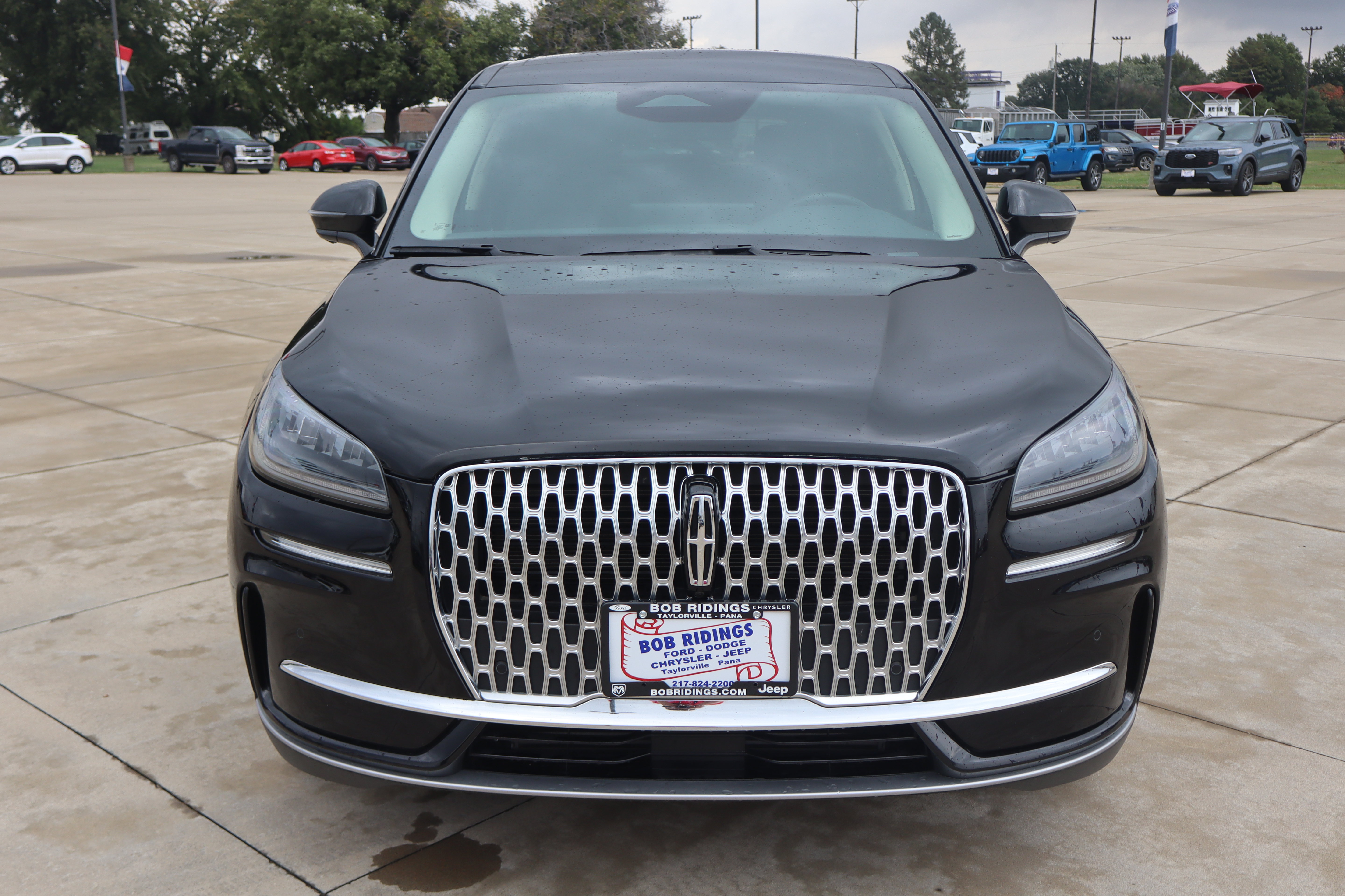 Used 2024 Lincoln Corsair AWD w/ Equipment Group 101A image 2