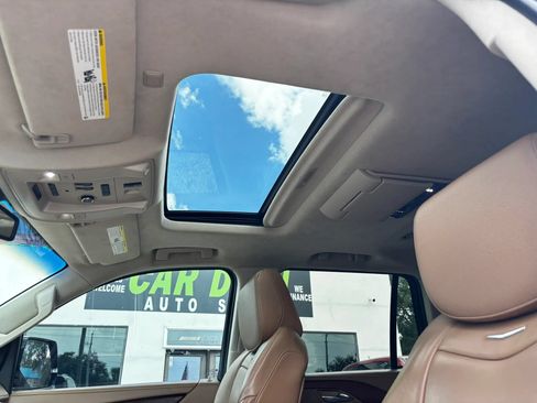 Used 2015 Cadillac Escalade Platinum RWD image 34