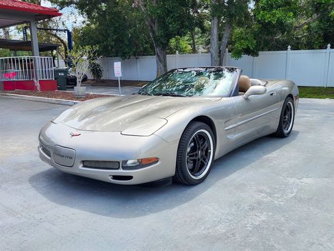 Used 1998 Chevrolet Corvette Convertible w/ Memory Pkg image 4
