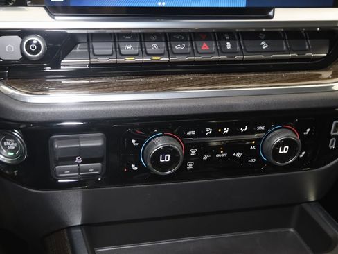 Used 2024 Chevrolet Silverado 1500 LT Trail Boss image 28