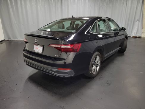 Used 2024 Volkswagen Jetta SE FWD image 8