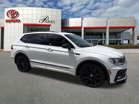 Used 2020 Volkswagen Tiguan SE R-Line FWD image 1