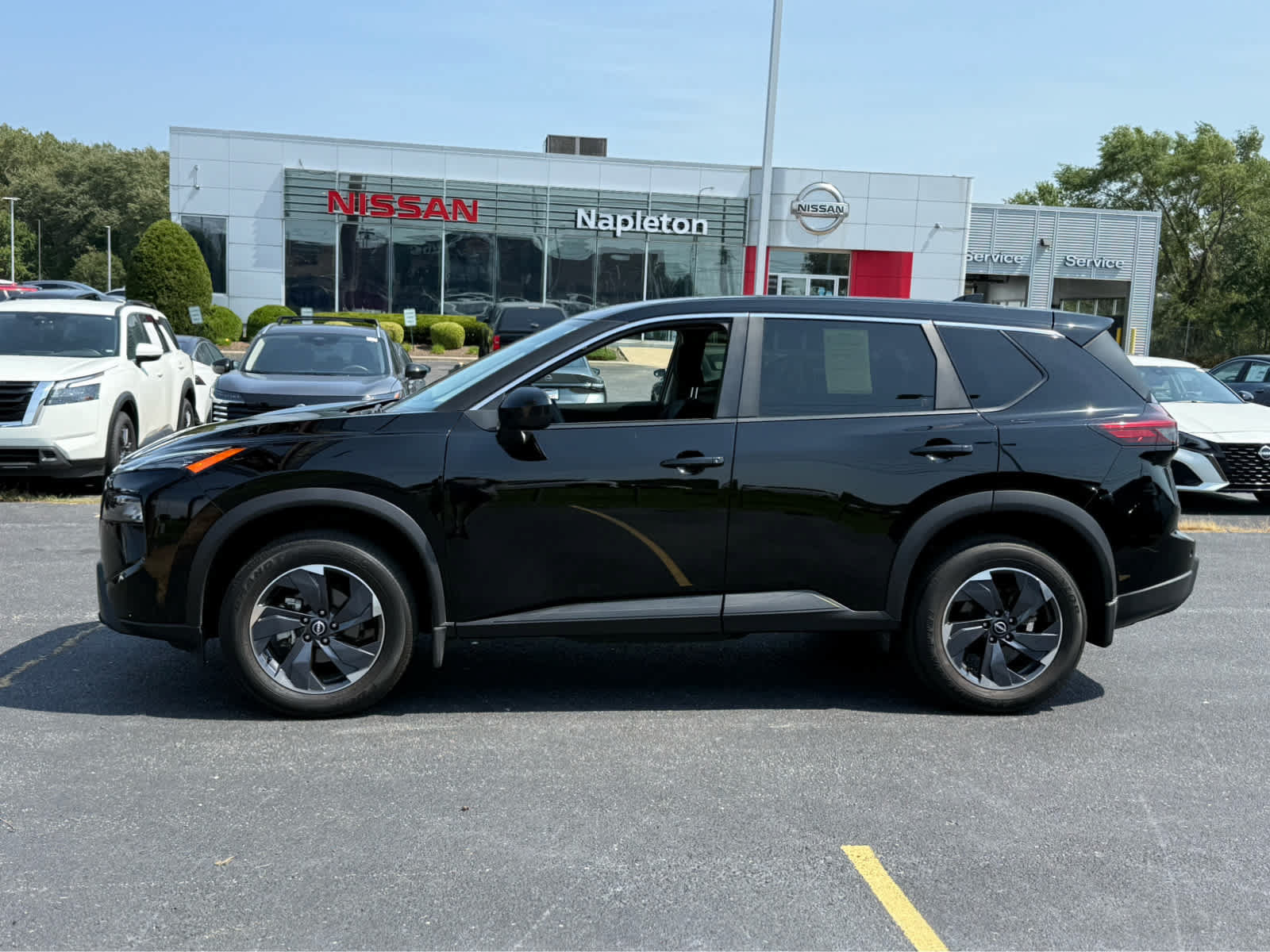 Used 2024 Nissan Rogue SV AWD/4WD image 4