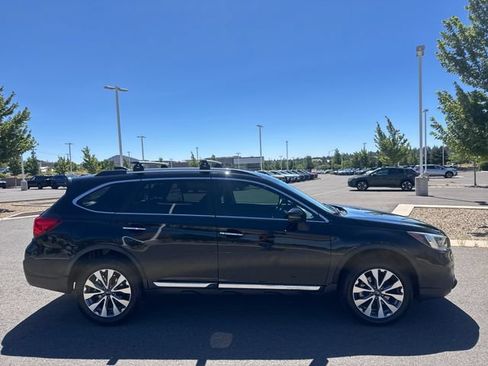 Used 2019 Subaru Outback 3.6R Touring AWD/4WD image 4