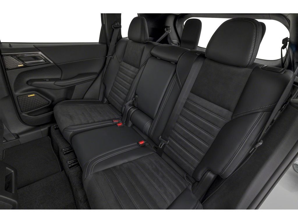New 2026 Mitsubishi Outlander LE AWD/4WD image 8