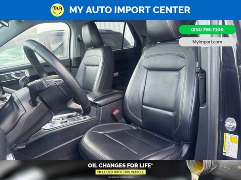 Used 2021 Ford Explorer XLT w/ Equipment Group 202A AWD/4WD image 10