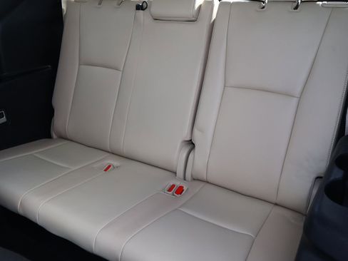 Used 2021 Toyota Highlander Platinum image 24