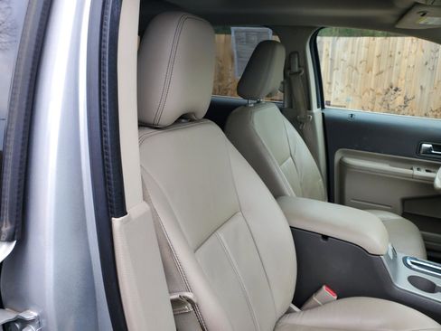 Used 2010 Ford Edge Limited image 28