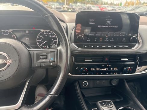 Used 2022 Nissan Rogue SL w/ SL Premium Package image 30