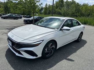 New 2026 Hyundai Elantra Limited FWD 360° Tour