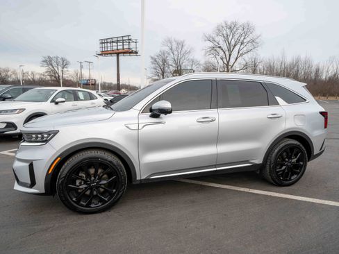 Used 2022 Kia Sorento SX Prestige image 3
