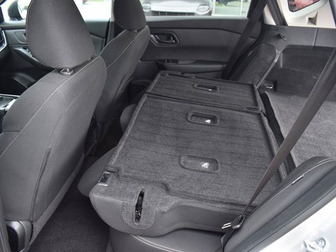Used 2024 Nissan Rogue S FWD image 43