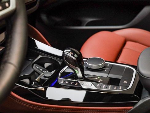 Used 2025 BMW X4 xDrive30i w/ Premium Package image 23