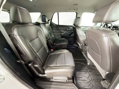 Used 2020 Chevrolet Traverse RS image 28