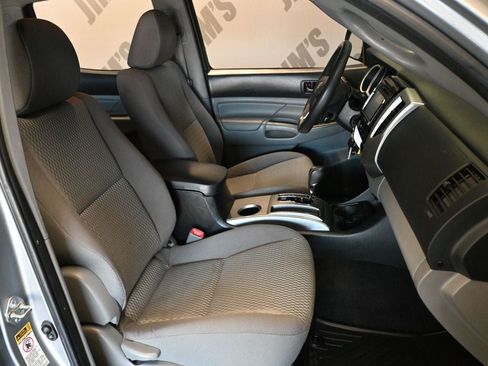 Used 2014 Toyota Tacoma PreRunner w/ SR5 Package RWD image 18