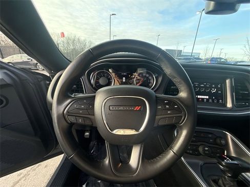Used 2018 Dodge Challenger SXT image 14