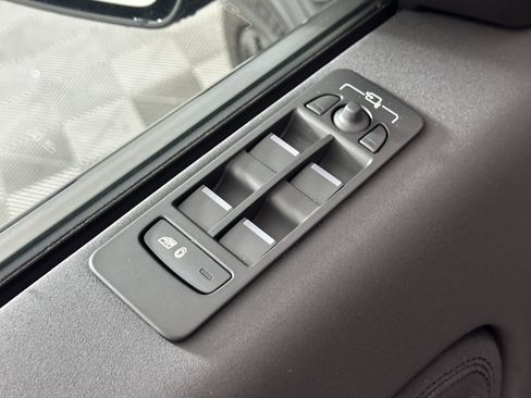 Certified 2025 Land Rover Discovery Sport S AWD/4WD image 11