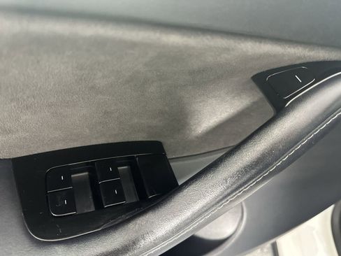 Used 2020 Tesla Model Y Long Range image 17