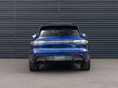 Certified 2022 Porsche Macan S AWD/4WD image 7