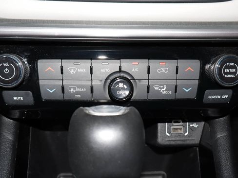 Used 2025 Jeep Compass Limited AWD/4WD image 11