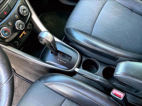 Used 2021 Chevrolet Trax LT w/ Driver Confidence Package image 15