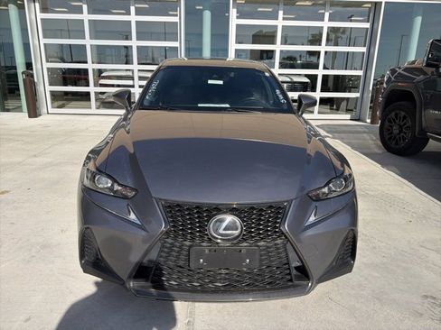 Used 2018 Lexus IS 300 image 2