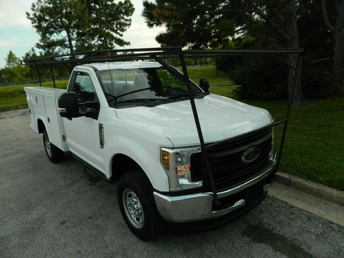 Used 2019 Ford F250 XL w/ XL Value Package AWD/4WD image 3