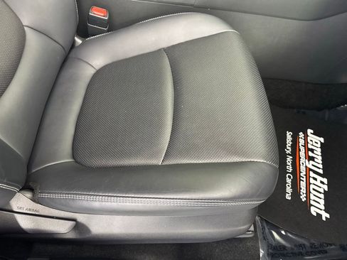 Used 2019 Toyota RAV4 Limited w/ Advanced Technology Package AWD/4WD image 40