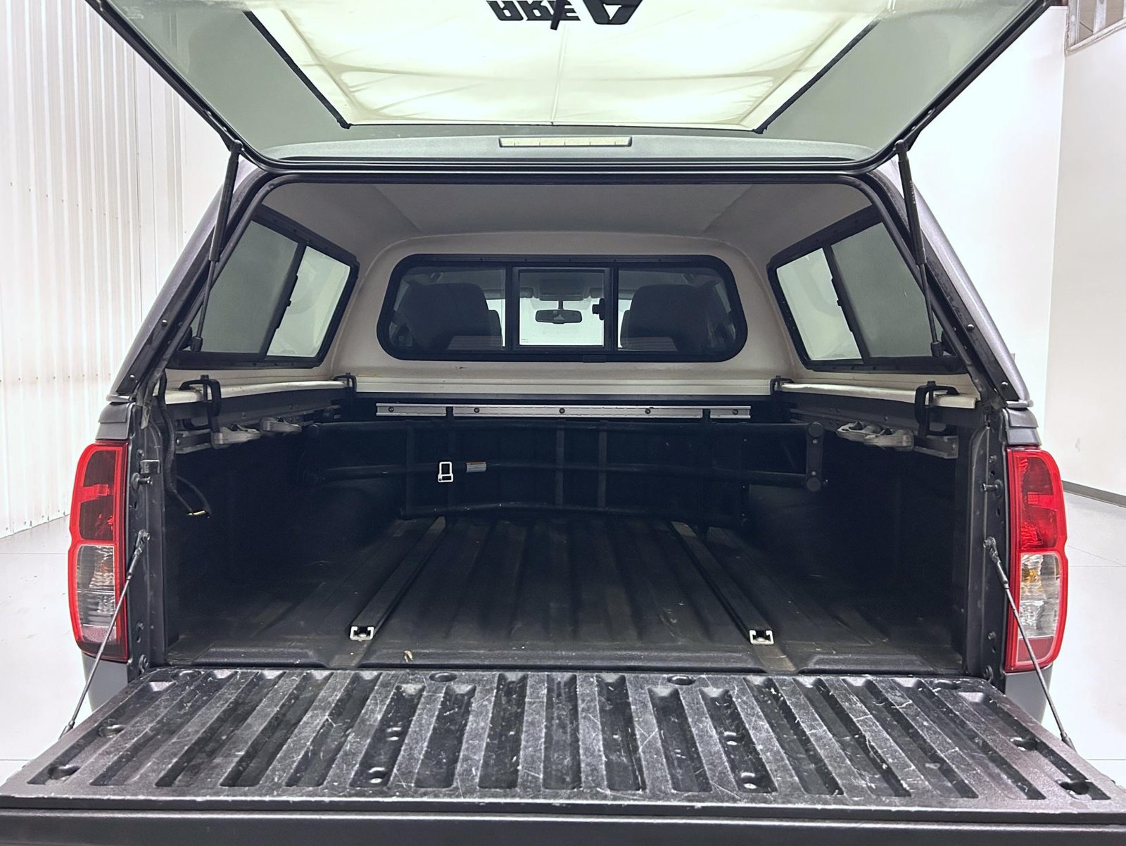 Used 2018 Nissan Frontier SV w/ Value Truck Package AWD/4WD image 20