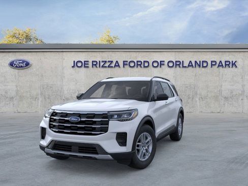 New 2026 Ford Explorer Active image 2