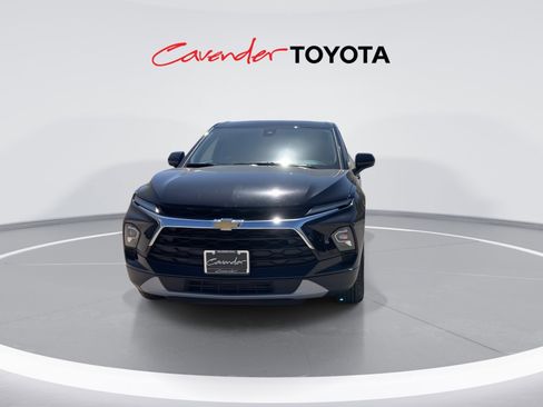 Used 2025 Chevrolet Blazer LT image 3