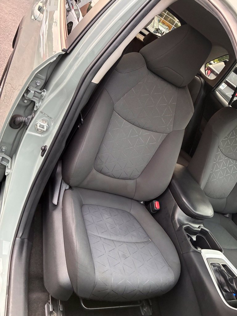 Used 2021 Toyota RAV4 XLE FWD image 21