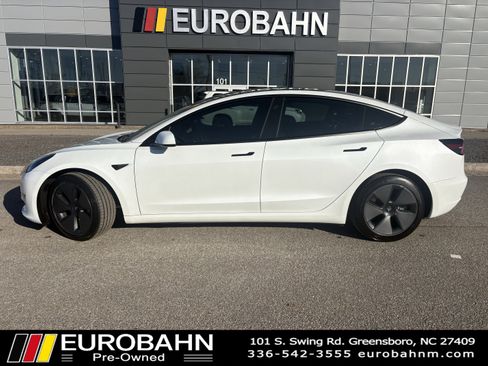 Used 2023 Tesla Model 3 Standard Range image 2