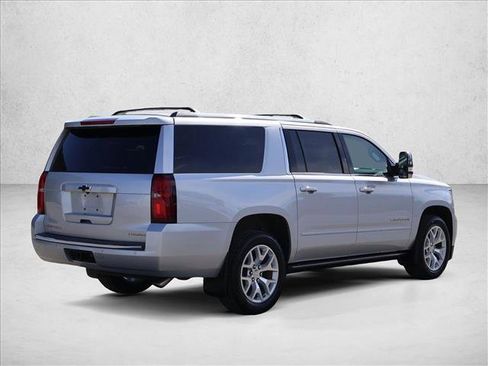 Used 2019 Chevrolet Suburban Premier w/ Premier Plus Edition AWD/4WD image 5