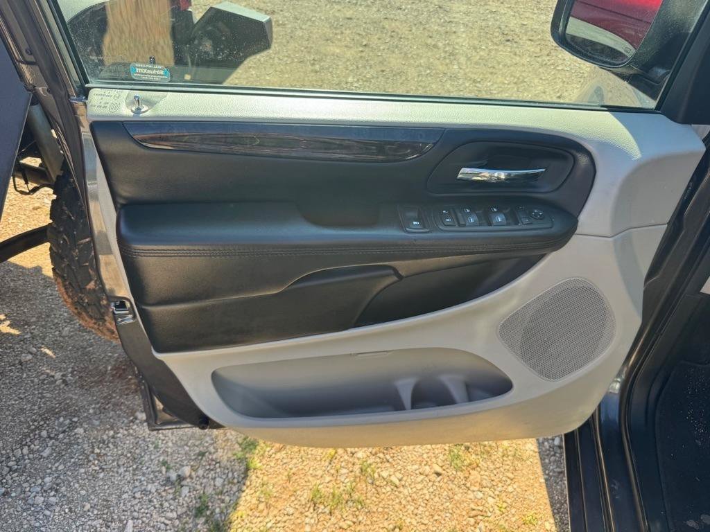 Used 2019 Dodge Grand Caravan SE w/ UConnect Hands-Free Group FWD image 20