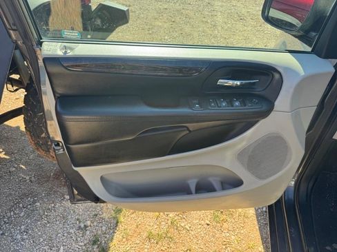 Used 2019 Dodge Grand Caravan SE w/ UConnect Hands-Free Group FWD image 20