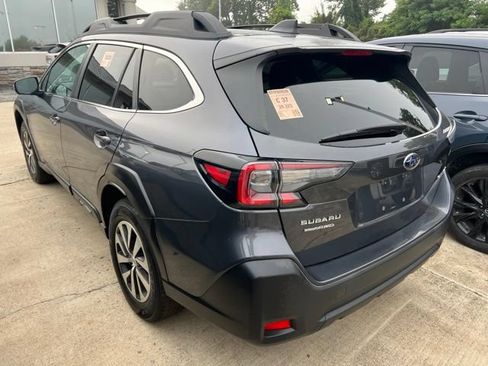 Used 2023 Subaru Outback Premium AWD/4WD image 4