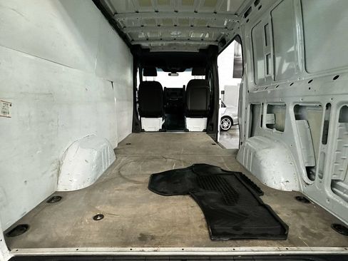 Used 2021 Mercedes-Benz Sprinter 1500 image 32