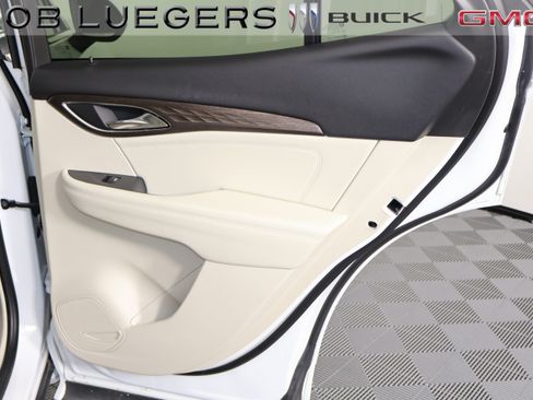 Used 2022 Buick Envision Avenir w/ Technology Package II FWD image 16